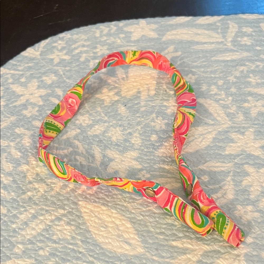 3/&12 Bundle and save. Lily Pulitzer Sunglasses Holder